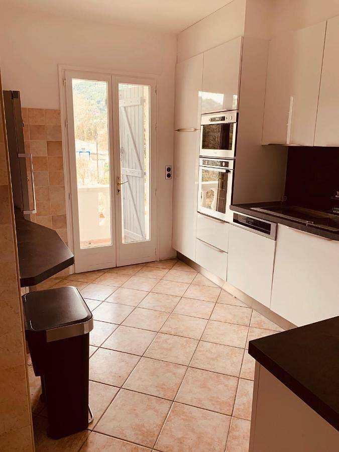 Gîte pour 6 personnes, avec piscine ainsi que jacuzzi et jardin à Contes - 4
