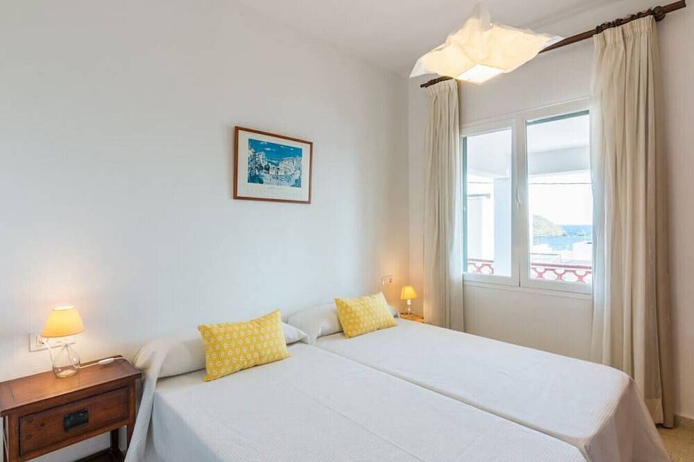 Apartamento entero, Charming 3 bedroom apart.10 mts walking from beach in Sa Mesquida, Maó
