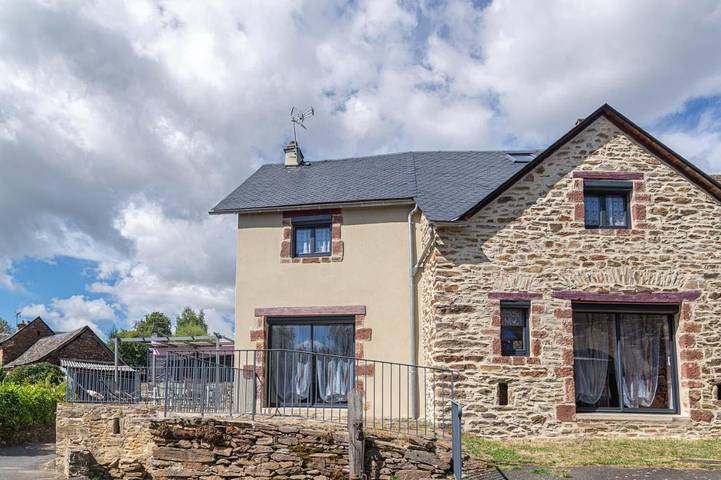 Location de vacances pour 8 personnes, avec terrasse à Les Hermaux - 3