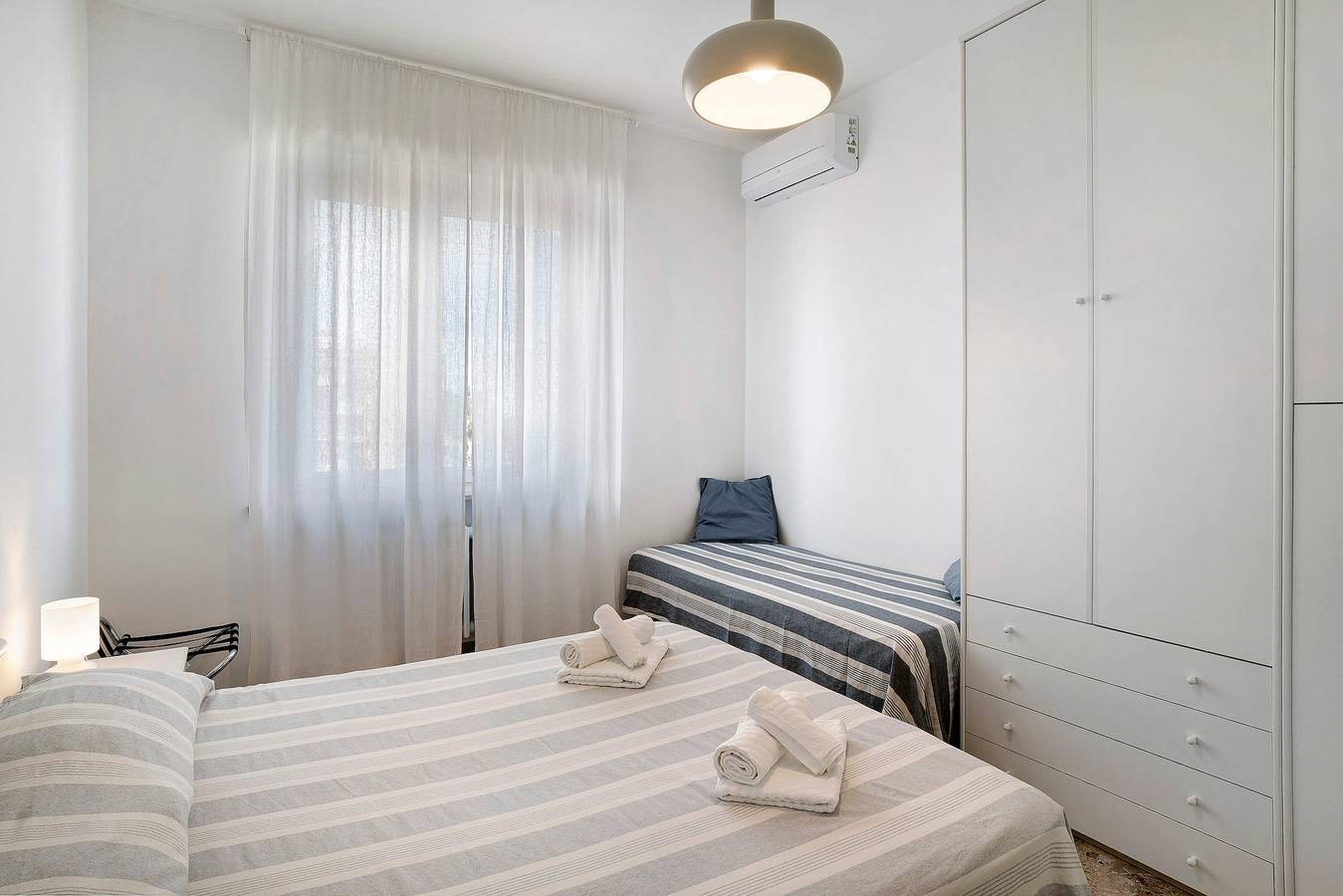 Ganze Wohnung, Ferienwohnung 'Fronte Mare - Marina Di Andora' mit Balkon, Wlan und Klimaanlage in Andora, Riviera di Ponente