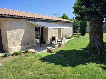 Maison de vacances pour 5 personnes, avec vue ainsi que piscine et jardin dans les Deux-Sèvres