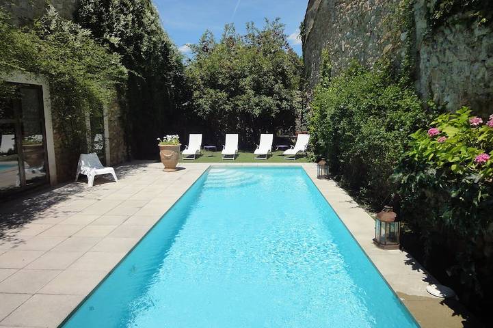 Location de vacances pour 8 personnes, avec balcon et jardin à Pouzols-Minervois