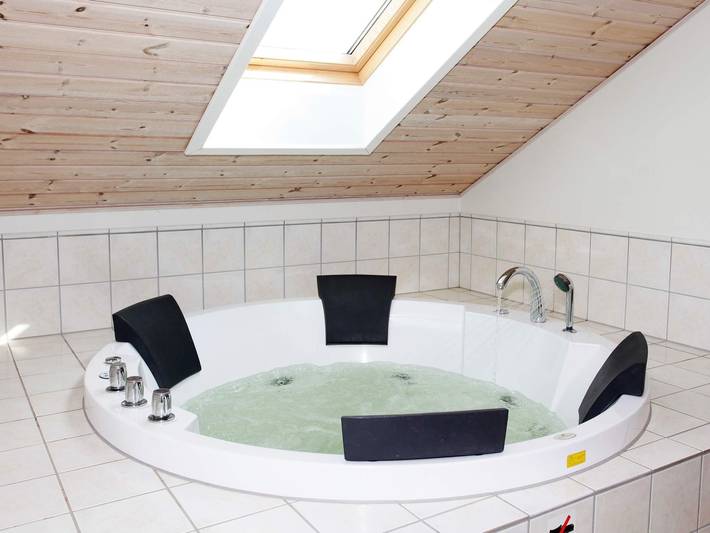 Ferienhaus für 14 Personen, mit Whirlpool und Terrasse sowie Sauna in Lolland-Falster - 4