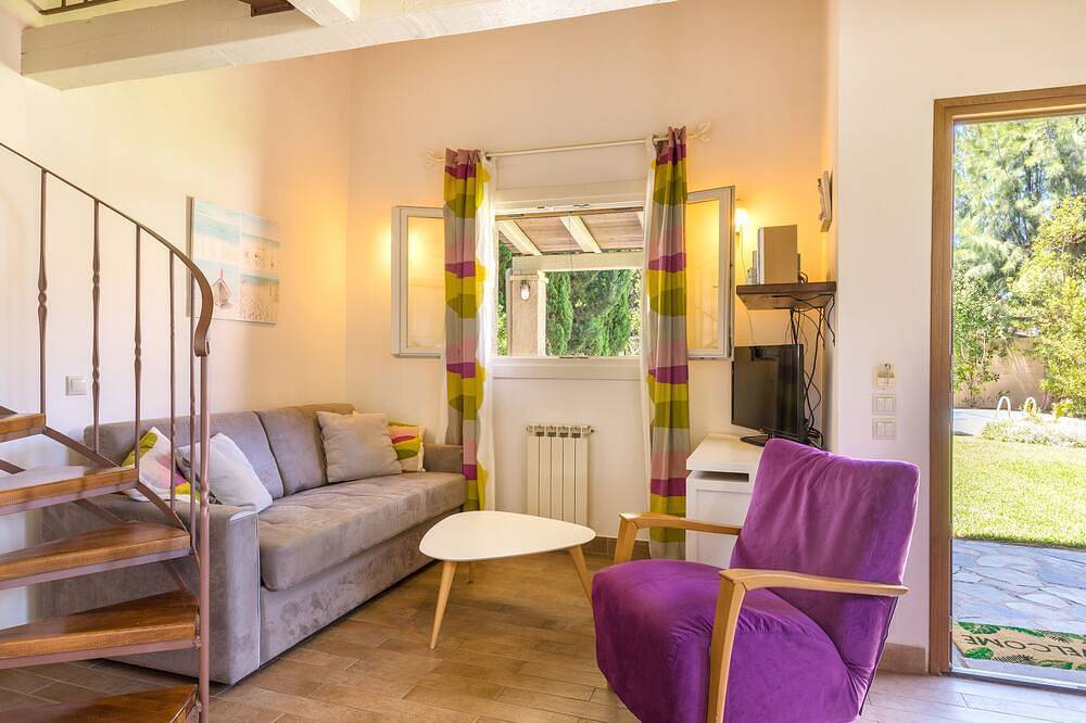 Cottage mit privatem Pool in Dassia 200 m vom Strand in Dassia, Korfu