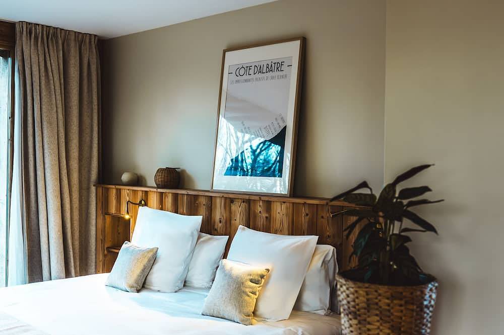 Lodge on stilts with private Nordic bath in Normandy in Le Perrey, Bernay region