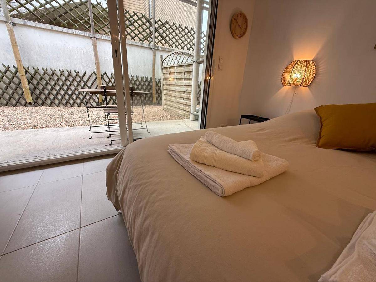 Appartement entier, Luxury Zen & Love Studio - Proche Paris & Disneyland in Neuilly-sur-Marne, Seine-Saint-Denis