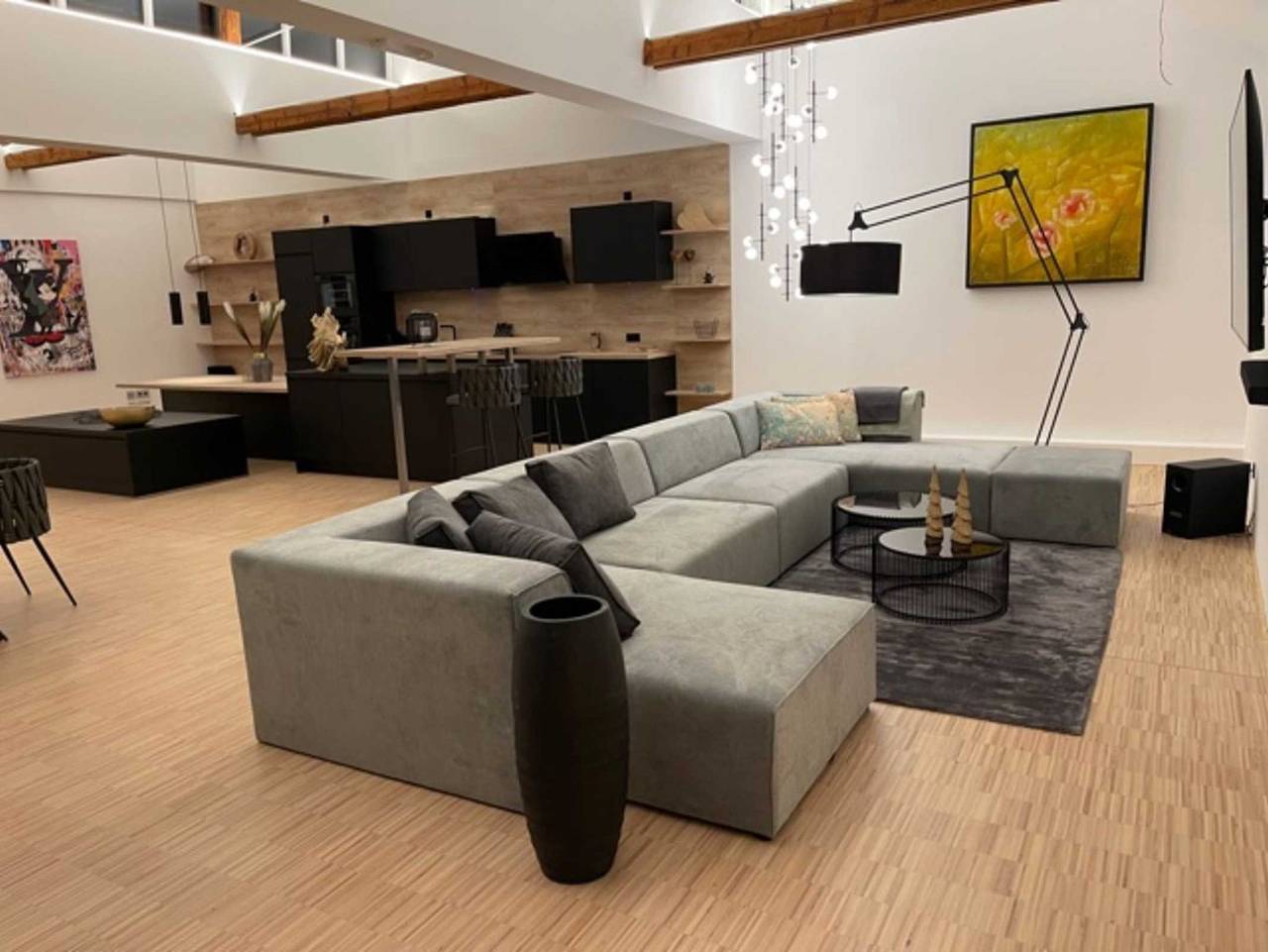 Ganze Ferienwohnung, Luxus Wellness Loft - 245qm - Designwohnen im Zentrum - Luxus Wellness Loft - 245 qm in Gütersloh, Nordrhein-Westfalen