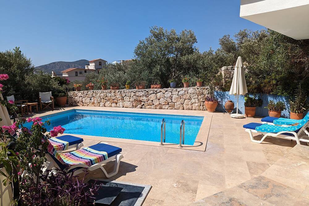 3 Bed / 3 Bath Freistehende Villa, privater Pool, fantastische Aussicht, 5 Minuten zu Fuß in die Stadt in Kaş, Saklıkent