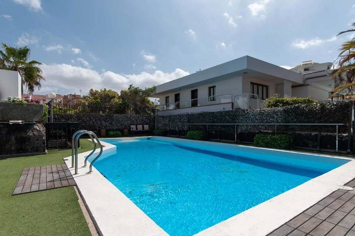 Villa pour 12 personnes, avec piscine ainsi que terrasse et jardin à Playa de las Américas - 3