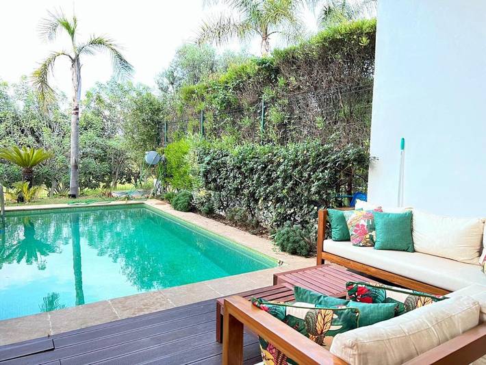 Location de vacances pour 10 personnes, avec jardin et piscine ainsi que jacuzzi et terrasse à Bouskoura - 3