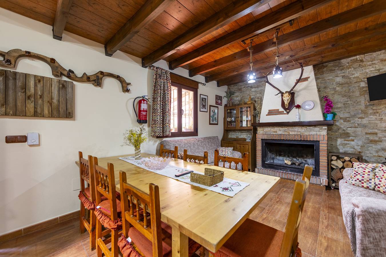 Holiday Home 'Casa 1' with Mountain View, Shared Pool and Wi-Fi in Fiñana, Almería Province
