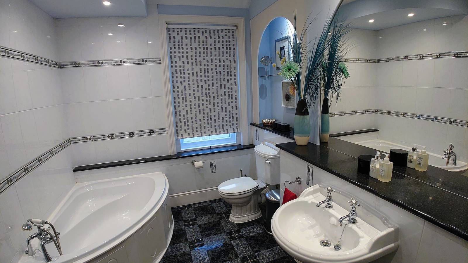 House - Sleeps 8 - Pet friendly - Garden - Parking in Bexhill, East Sussex
