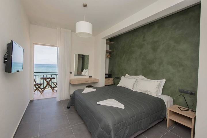 Gîte pour 2 personnes, avec vue et jardin, animaux acceptés dans Acharavi - 4