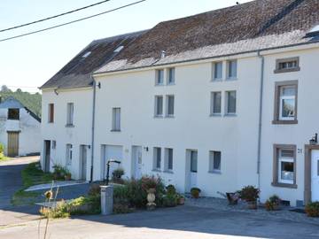 Gîte pour 9 personnes, avec terrasse et jardin à Martelange