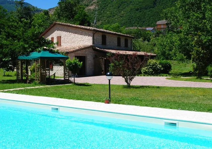 Ferienwohnung für 4 Personen, mit Ausblick und Pool sowie Garten - 1