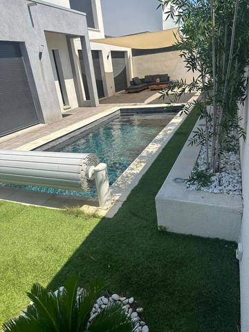 Location de vacances pour 5 personnes, avec balcon ainsi que jardin et piscine à Port-de-Bouc