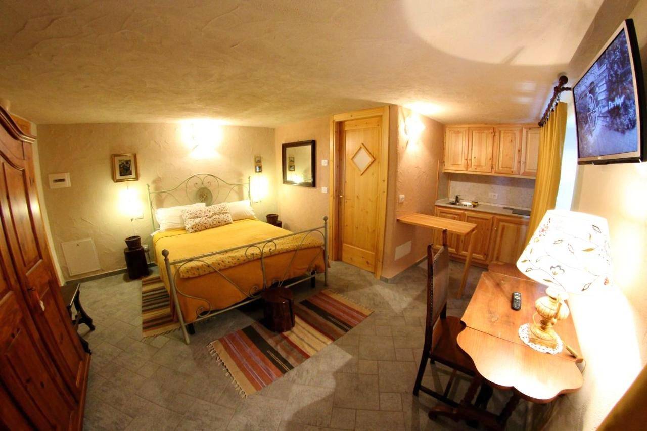 Maison Du-Noyer Chambres et Tables d'Hotes in Excenex, Aoste