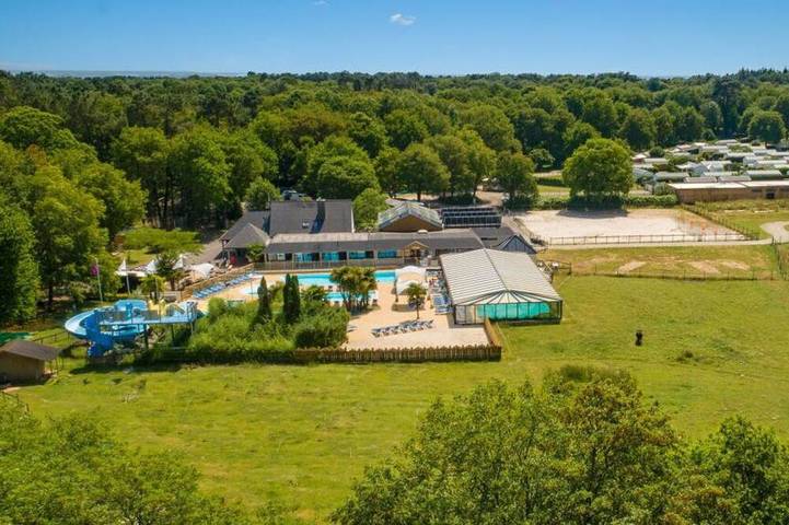 Camping familial 4* | Mobil-home + Accès piscine in Monterblanc, Parque natural regional del Golfo de Morbihan