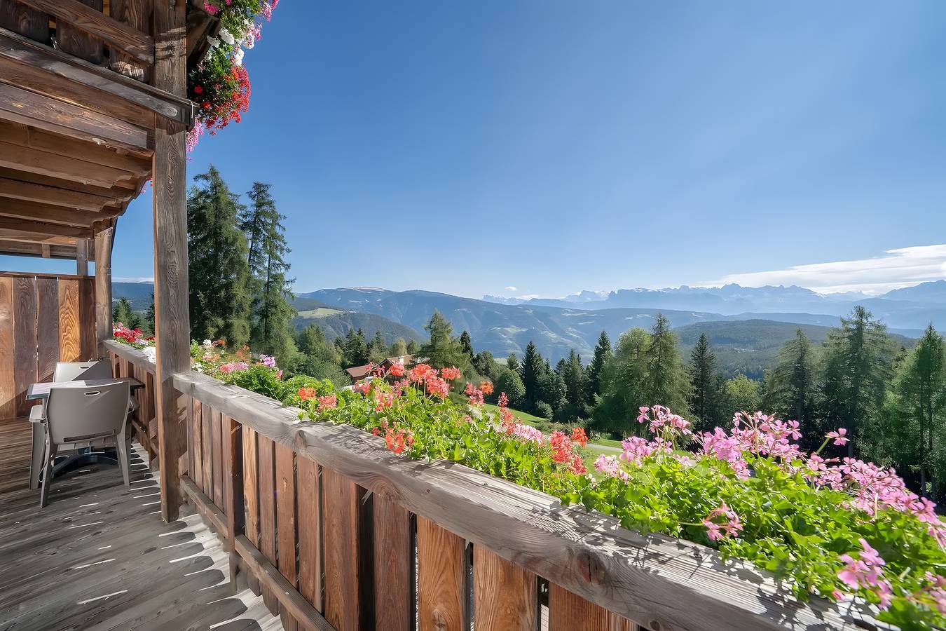 Appartement entier, Appartement 'Stücklhof Wohnung Rose' avec vue sur la montagne, jardin partagé et Wi-Fi in San Genesio Atesino, Alpes de Sarntal