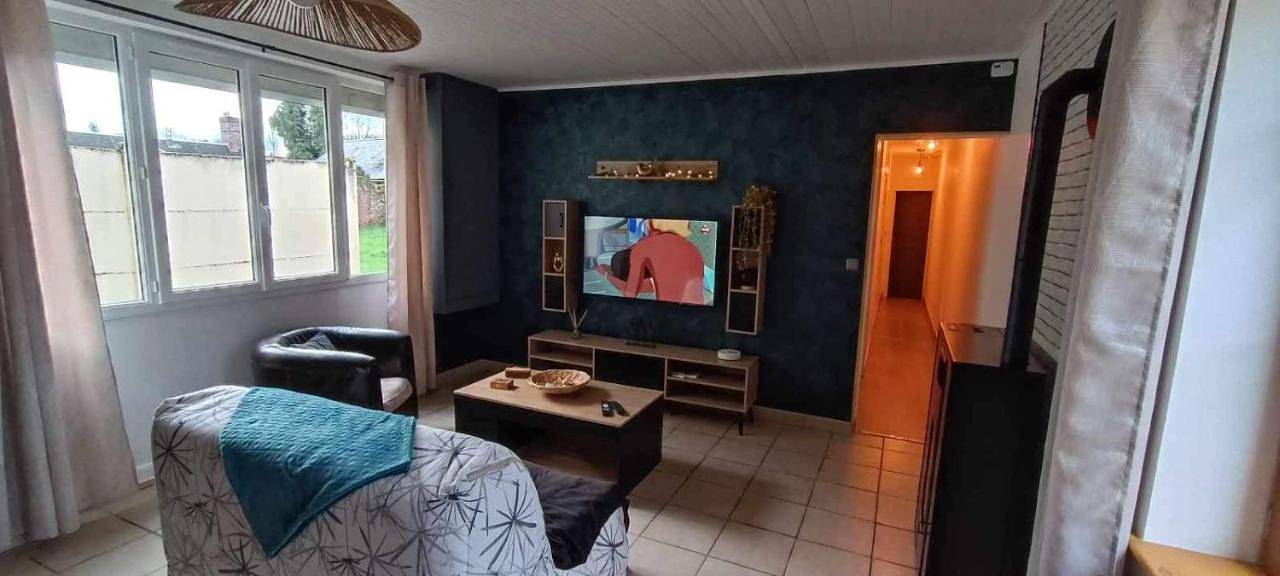 Appartement entier, Two-Bedroom Apartment in Feuquières, Oise