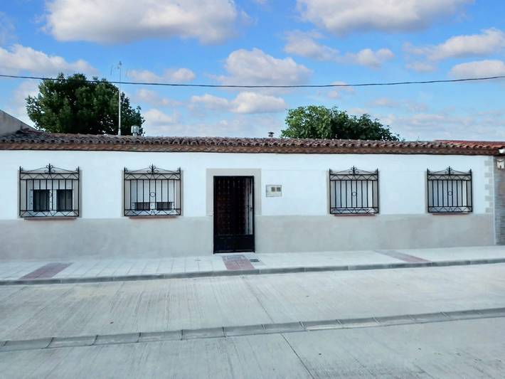 Charmantes Haus in Rada mit eingezäuntem Garten in Murillo el Cuende, Navarra Provinz