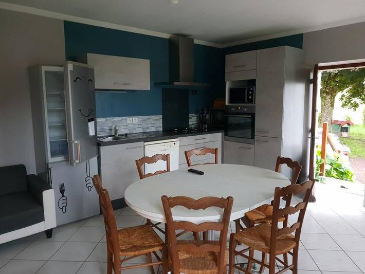 Gîte pour 6 personnes, avec jardin ainsi que terrasse et vue à Saint-Bresson