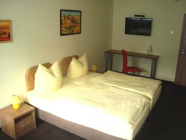 Hotel für 2 Personen, mit Terrasse und Garten sowie Ausblick in Frankfurt (Oder) - 3