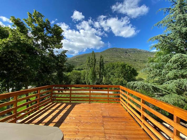 Gîte pour 7 personnes, avec vue et jardin, animaux acceptés dans Montfroc