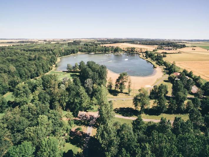 Camping pour 4 personnes, avec Terrasse à Vienne (France)