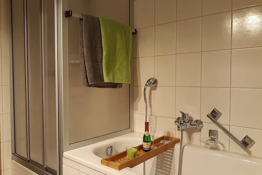 Ganze Wohnung, Geräumiges Appartement mit toller Aussicht und 3.500m2 großen Garten in Lichtenfels (Bayern), Oberes Maintal - Coburger Land