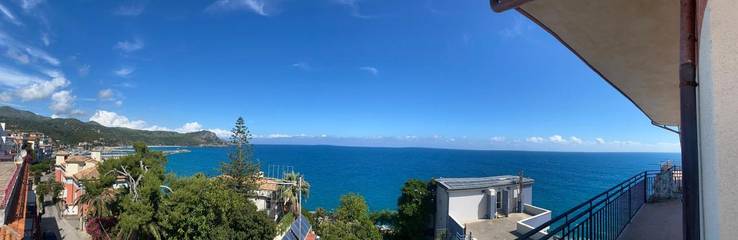 Ferienwohnung für 3 Personen, mit Ausblick und Balkon in Marina di Camerota