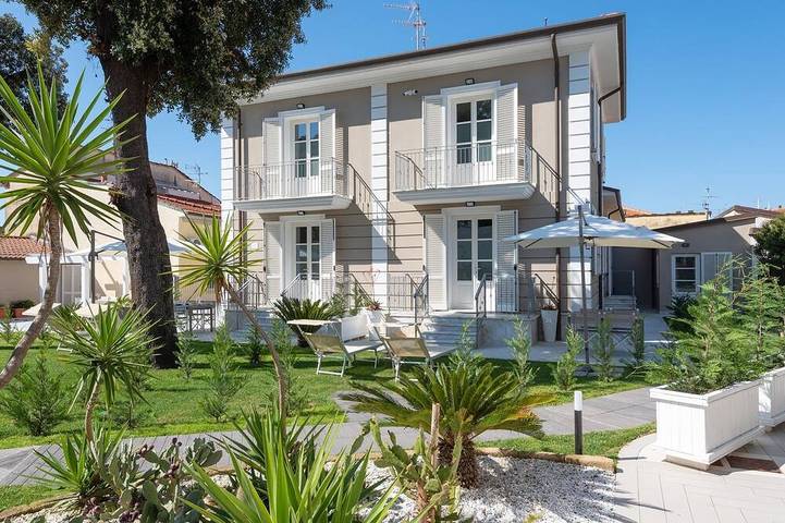 Villa per 5 persone, con terrazza e giardino a Lido di Camaiore