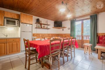 Gîte pour 8 personnes, avec terrasse et jardin, animaux acceptés à Saint-Pancrace