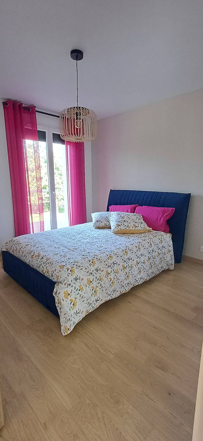 Gîte 'Le Nid Des Prés' with Private Terrace and Garden in Val-de-Scie, Διέππη