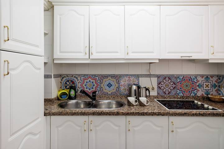 Apartamento entero, Apartamento 'Juderia Center Premium Suites Free Parking' con Balcón, Wi-Fi y Aire Acondicionado in Casco Antiguo, Sevilla