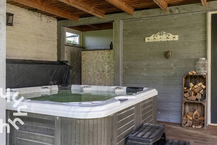 Luxuriöses Wellnesshaus mit Außen Spa und Sauna auf einem idyllischen Anwesen in Drenthe in Nationalpark Dwingelderveld