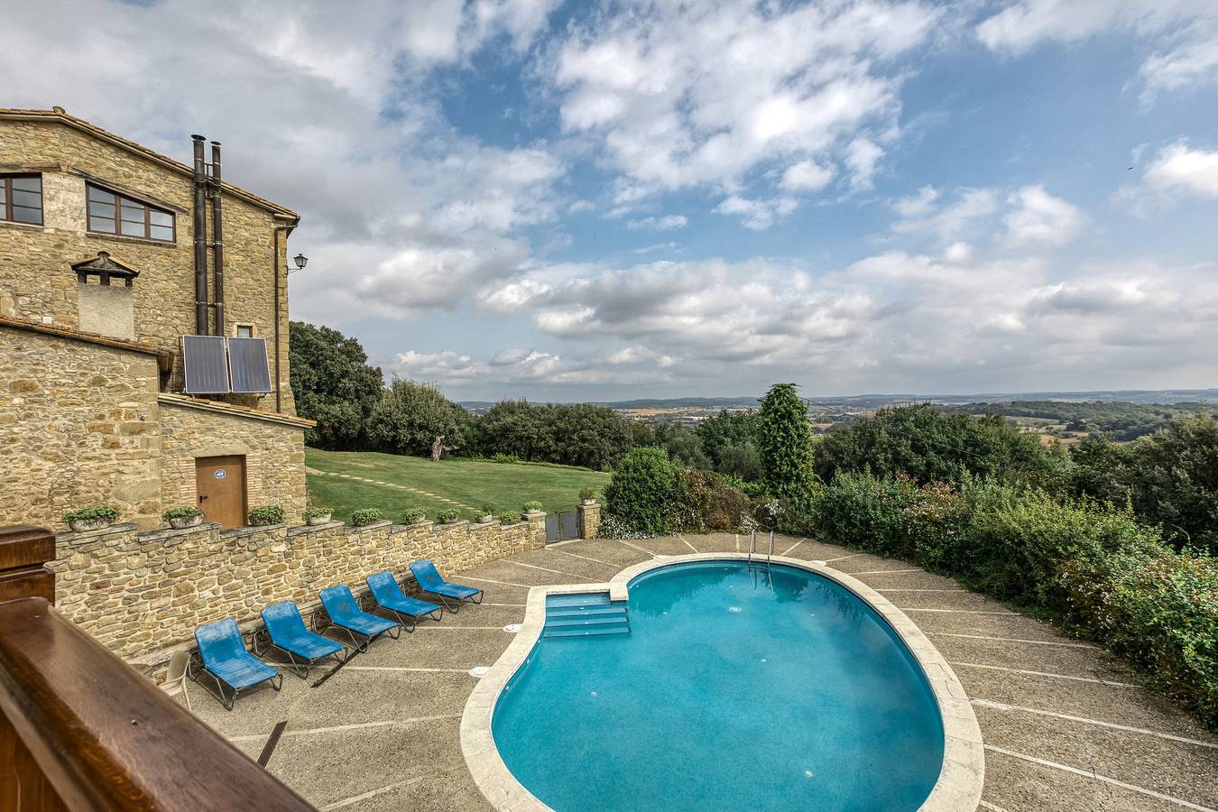 Casa Rural 'La Torre De Dalt' con Vista a la Montaña, Piscina Privada y Terraza Privada in Camós, Pla de l'Estany