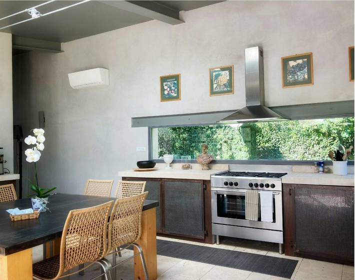 Villa di design con piscina nella campagna romana in Aprilia, Provincia di Roma