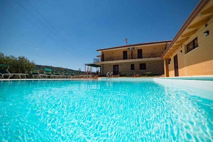 Bed and breakfast för 5 Personer, med utsikt samt pool och trädgård - 1