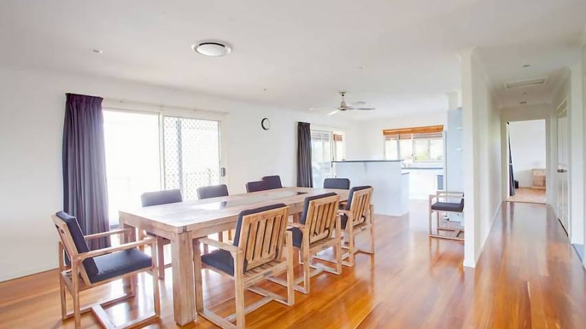 Holiday home for 10 people, with garden in Rainbow Beach