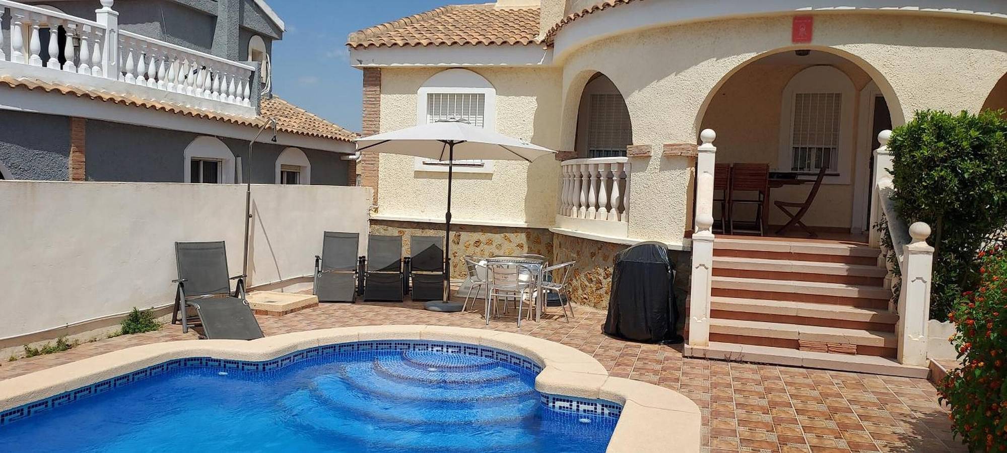 Villa 'Bélgica en Gran Alacant' con piscina privada, Wi-Fi y aire acondicionado in Santa Pola, Costa Blanca