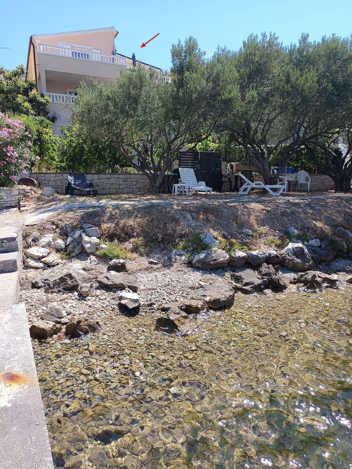 Ganze Wohnung, 1-Zimmer-Ferienwohnung am Strand Sparadici, Sibenik A-24300-a in Grebastica, Šibenik-Knin