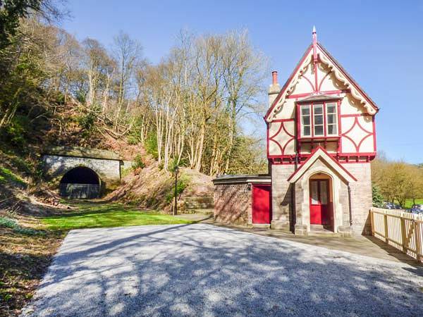 Log cabin for 4 people, with Garden in Alton Towers