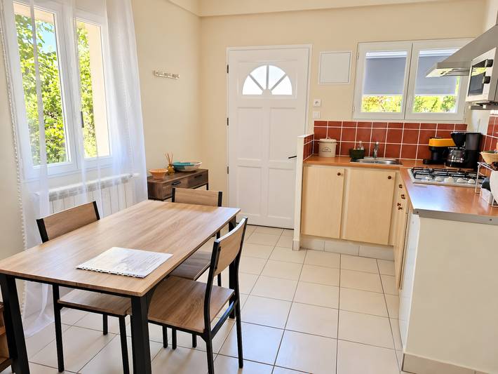 Entire studio, Holiday home 'Mas Teranga dans les Cévennes' with shared pool, terrace and Wi-Fi in Saint-Privat-des-Vieux, Cévennes