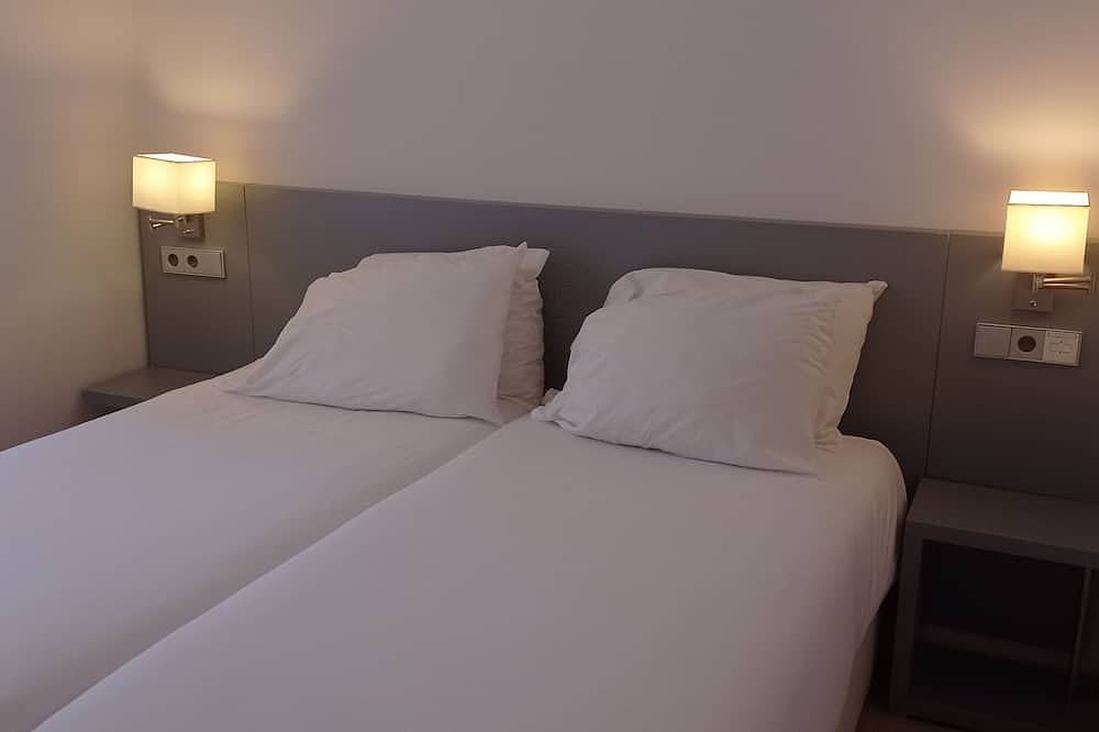 Entire apartment, Apartment in a 4* Golf Resort with access to hotel facilities in Islantilla, Lepe