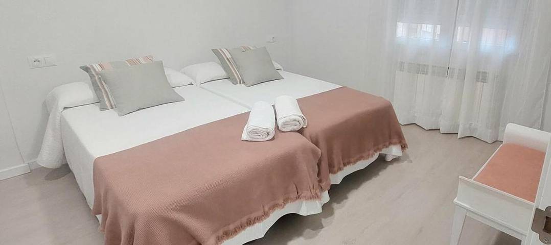 Apartamento para 8 personas, con Balcón además de Terraza y Vistas en Alcañiz