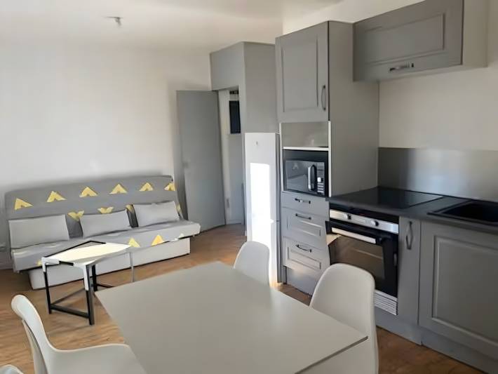 Entire apartment, T2', balcony and Wi-Fi in La Bourboule, Volcans d'Auvergne Regional Nature Park