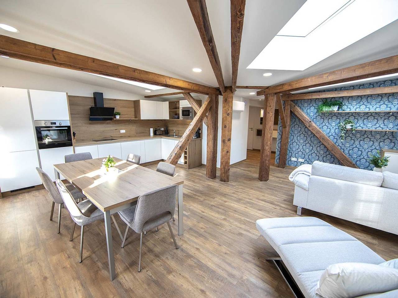 Ganze Ferienwohnung, Exklusive Apartments im Gründerzeitjuwel - Apartment Via Regia 02 in Görlitz, Lausitz
