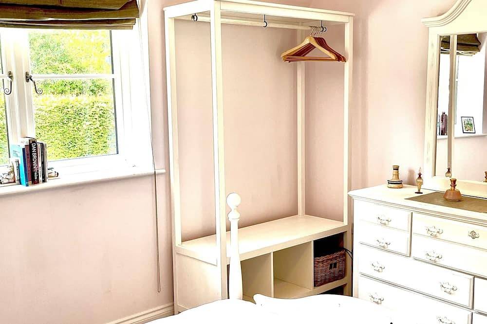 Stunning & tranquil. Heart of the Surrey Hills in Shere, Guildford