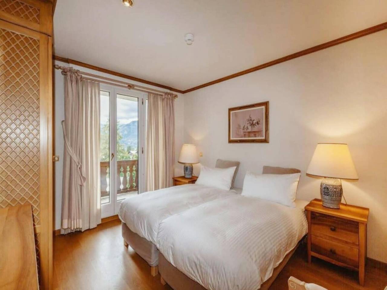 Ganze Wohnung, Üppiges Apartment mit Innenpool in Gstaad, Saanen